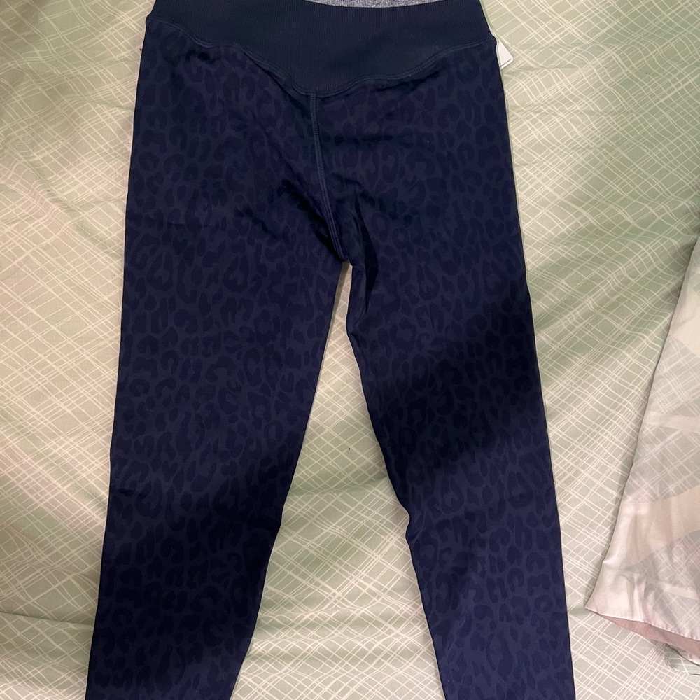 Avocado Leo Stripe V-Back Legging - Picture 2 of 4